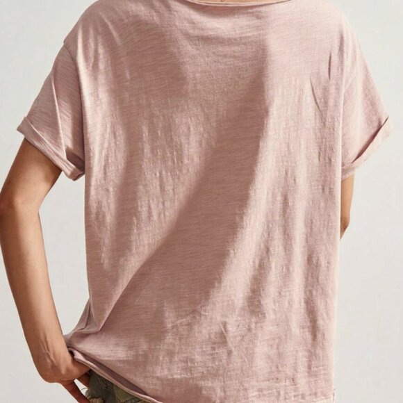 BOUTIQUE DESIGNER LOOK STRAWBERRY GRAPHIC TEE - Picture 3 of 4